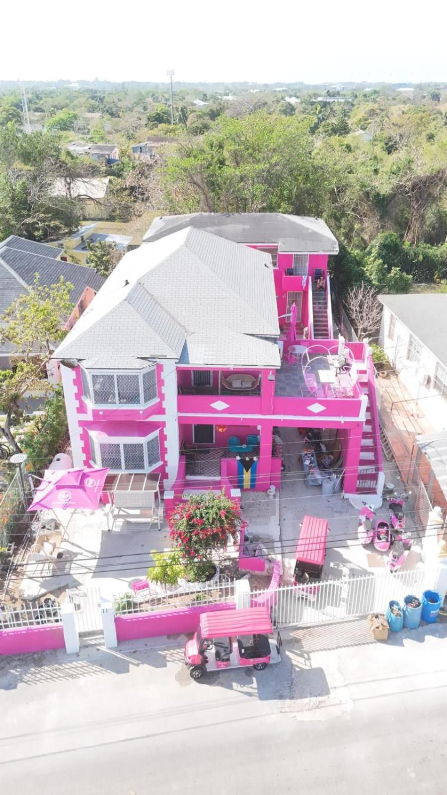 Da Pink And White Palace Nassau Exterior photo