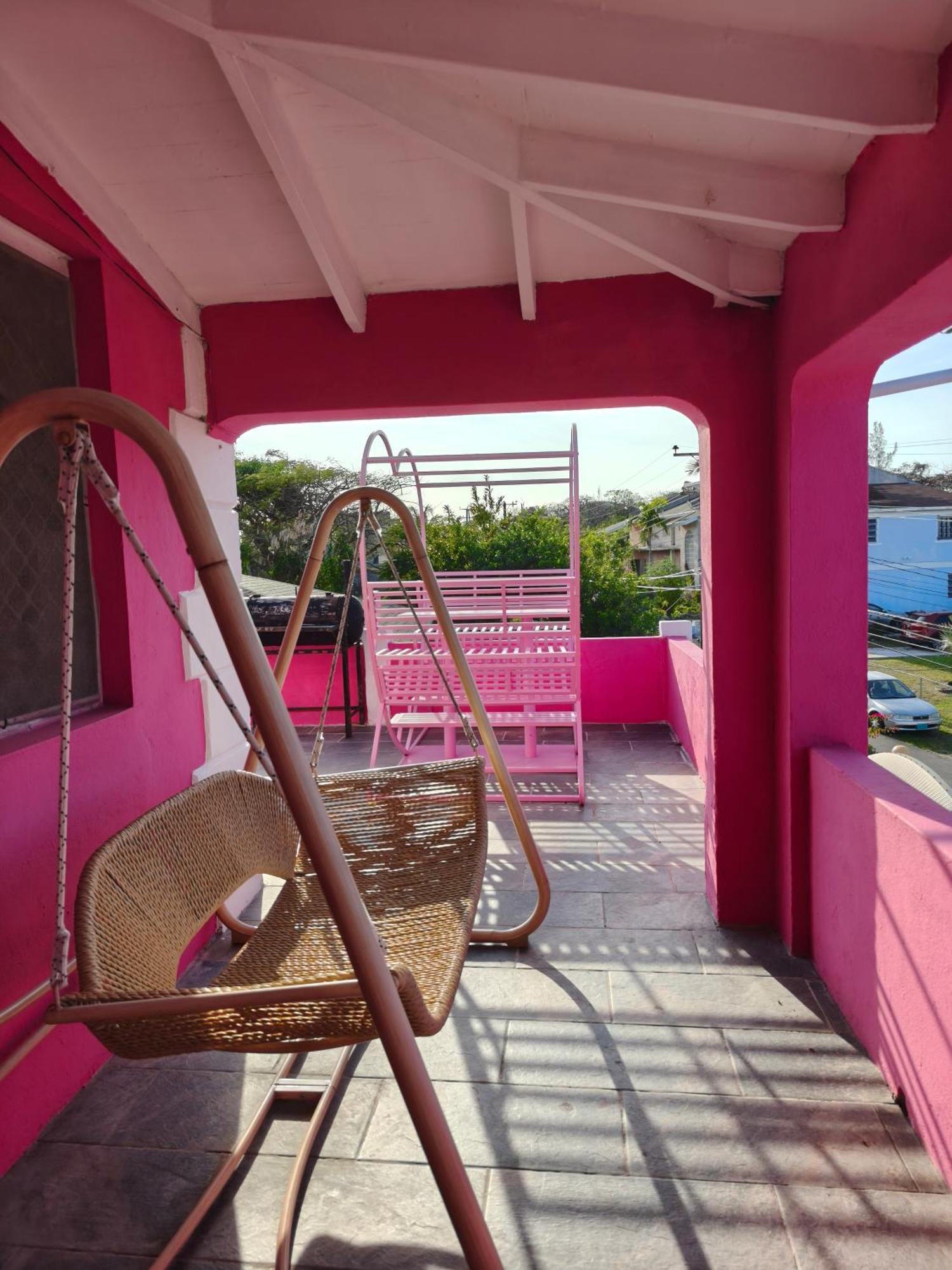 Da Pink And White Palace Nassau Exterior photo