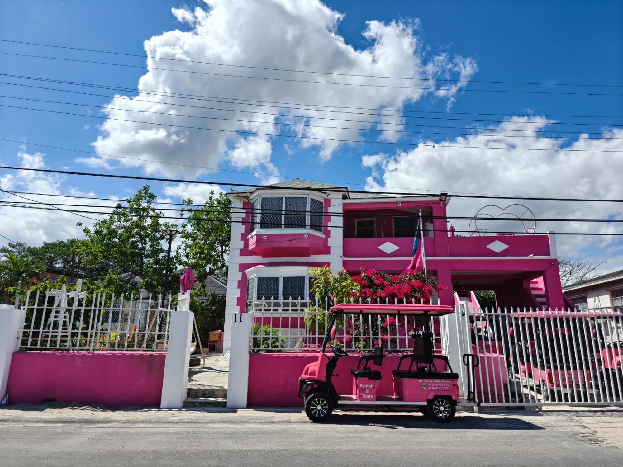 Da Pink And White Palace Nassau Exterior photo