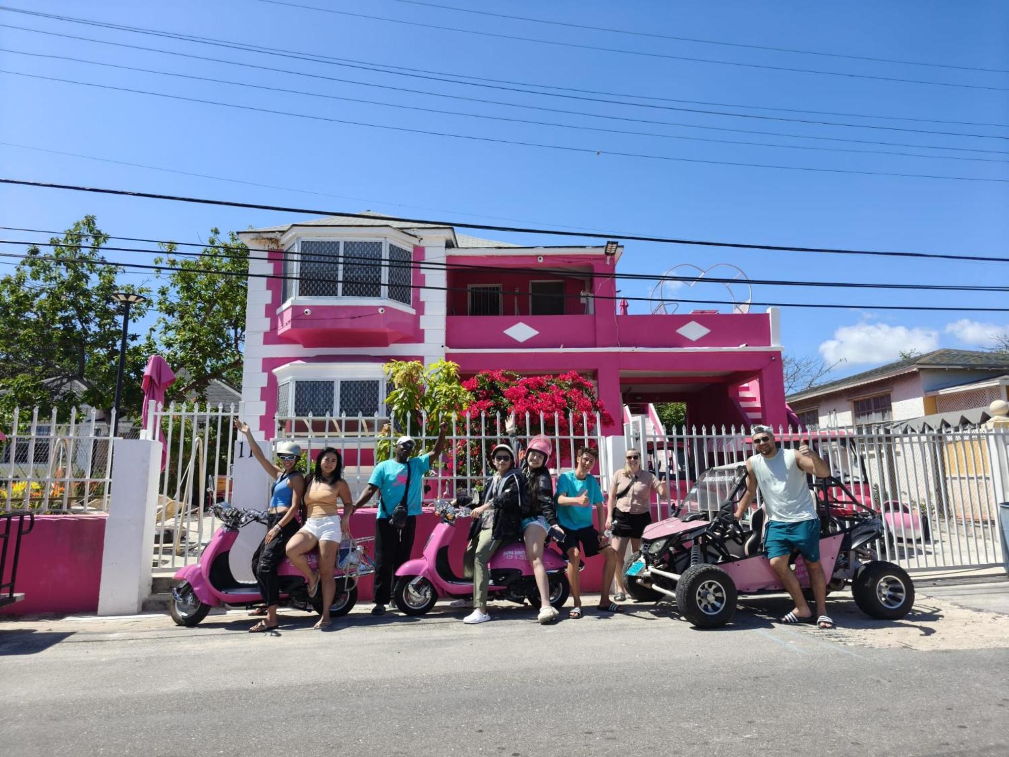 Da Pink And White Palace Nassau Exterior photo